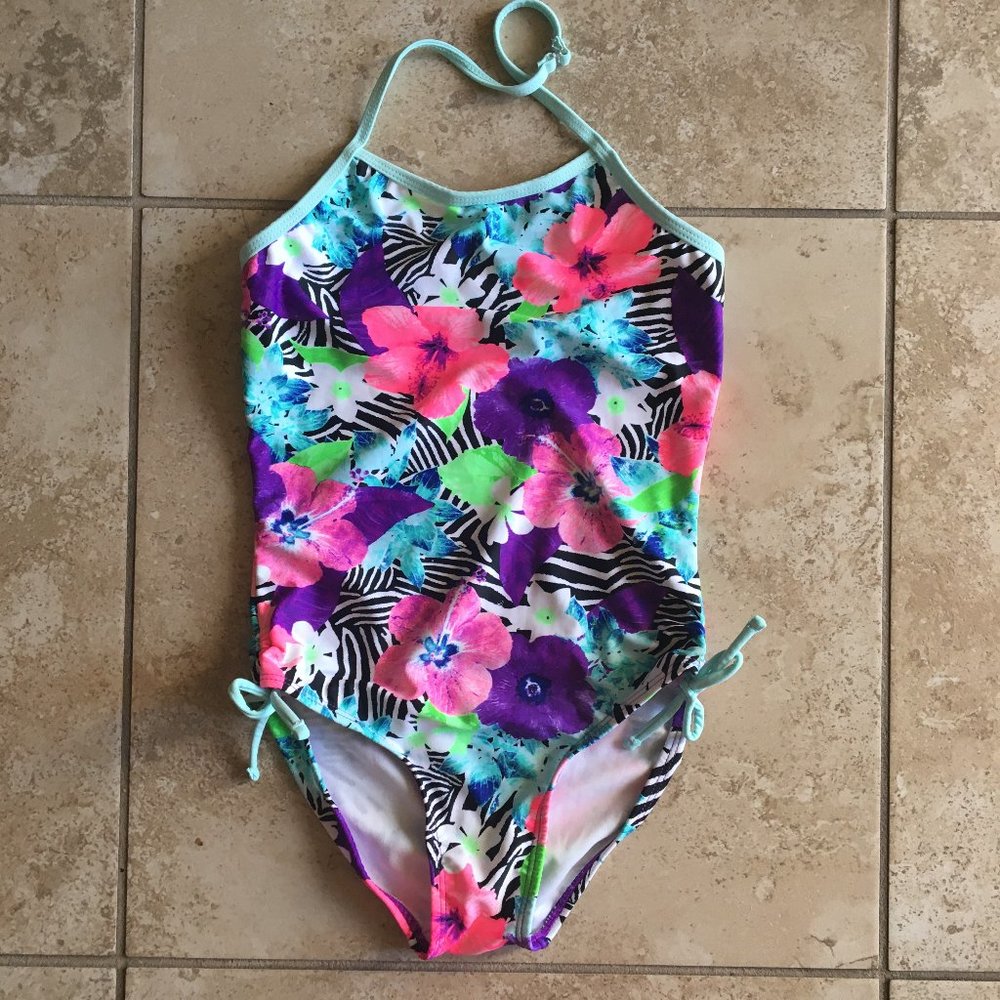 EUC SO One Piece Floral Swimsuit, Ruching on sides